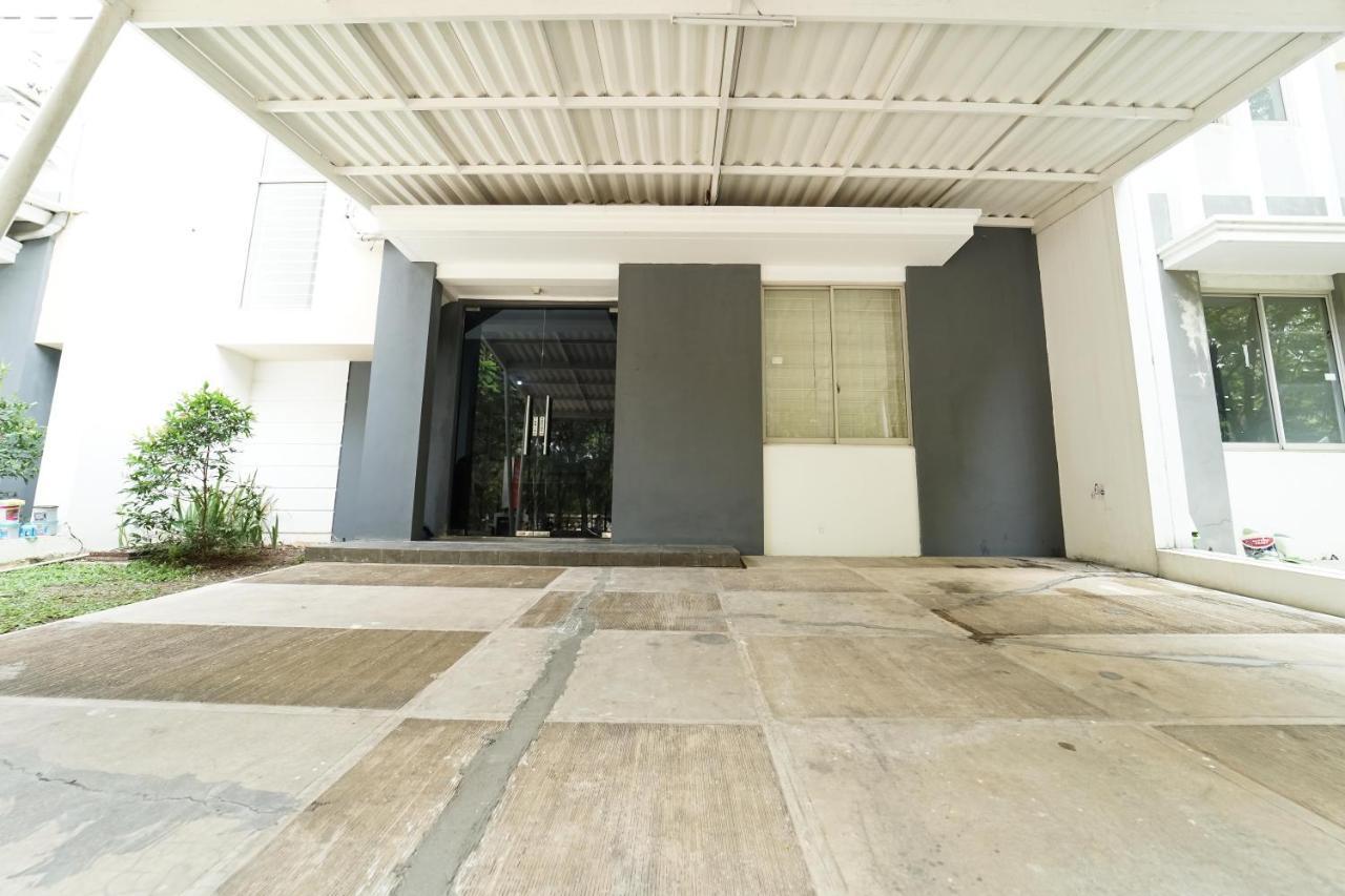 Koolkost Near Universitas Prasetiya Mulya Pagedangan Exterior photo